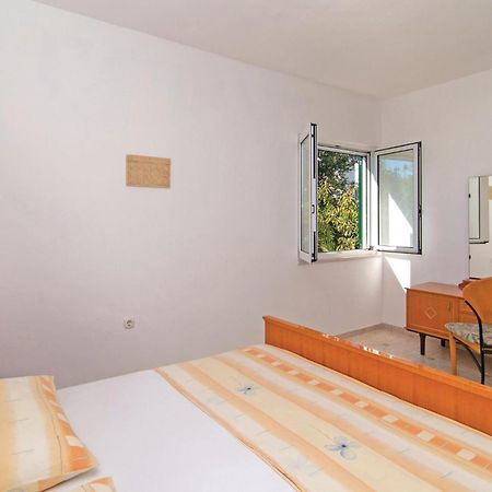 3 Bedroom Cozy Home In Supetar Kültér fotó