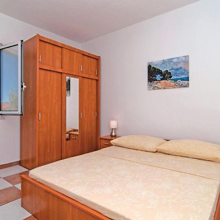 3 Bedroom Cozy Home In Supetar Kültér fotó