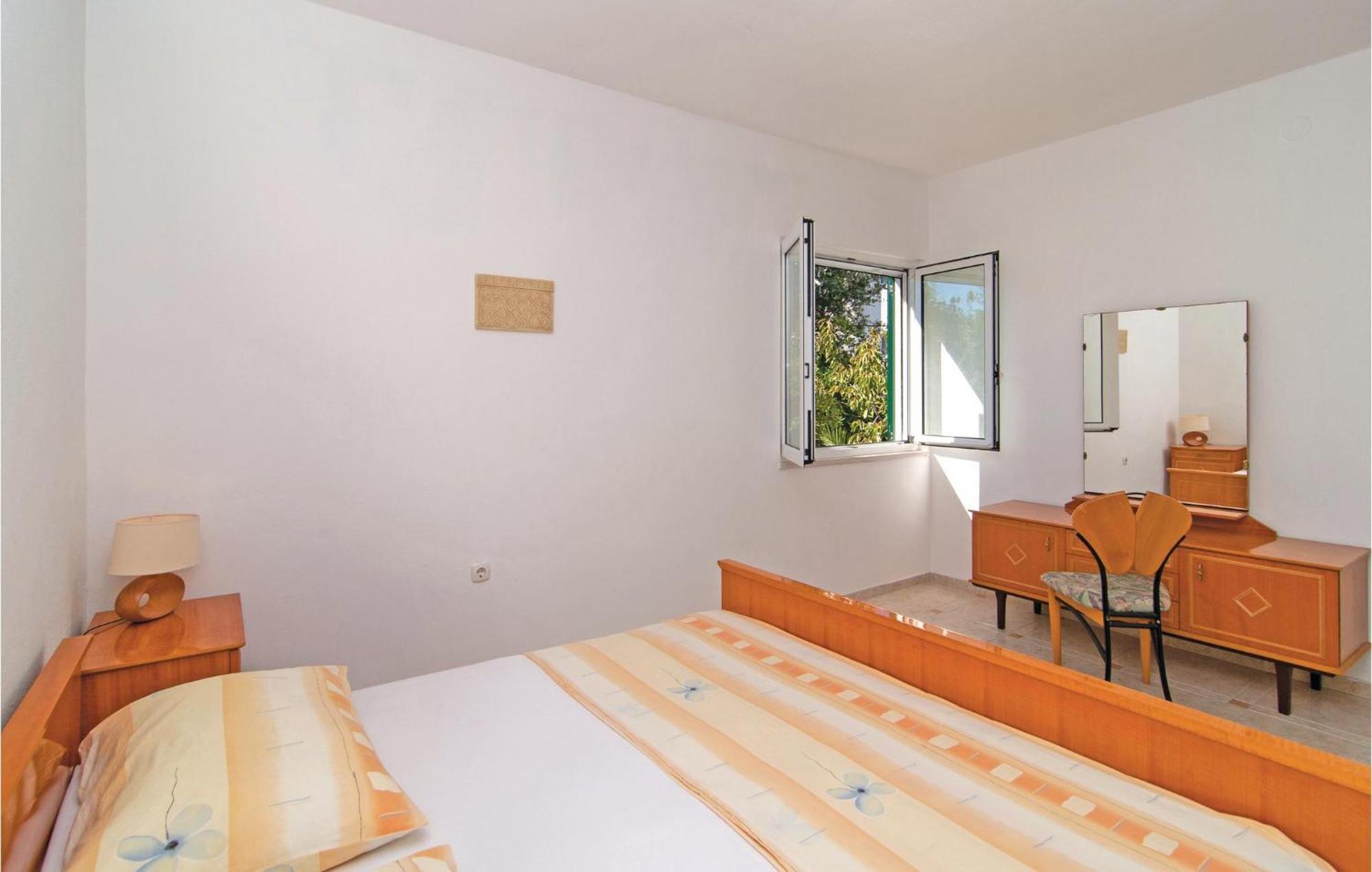 3 Bedroom Cozy Home In Supetar Kültér fotó