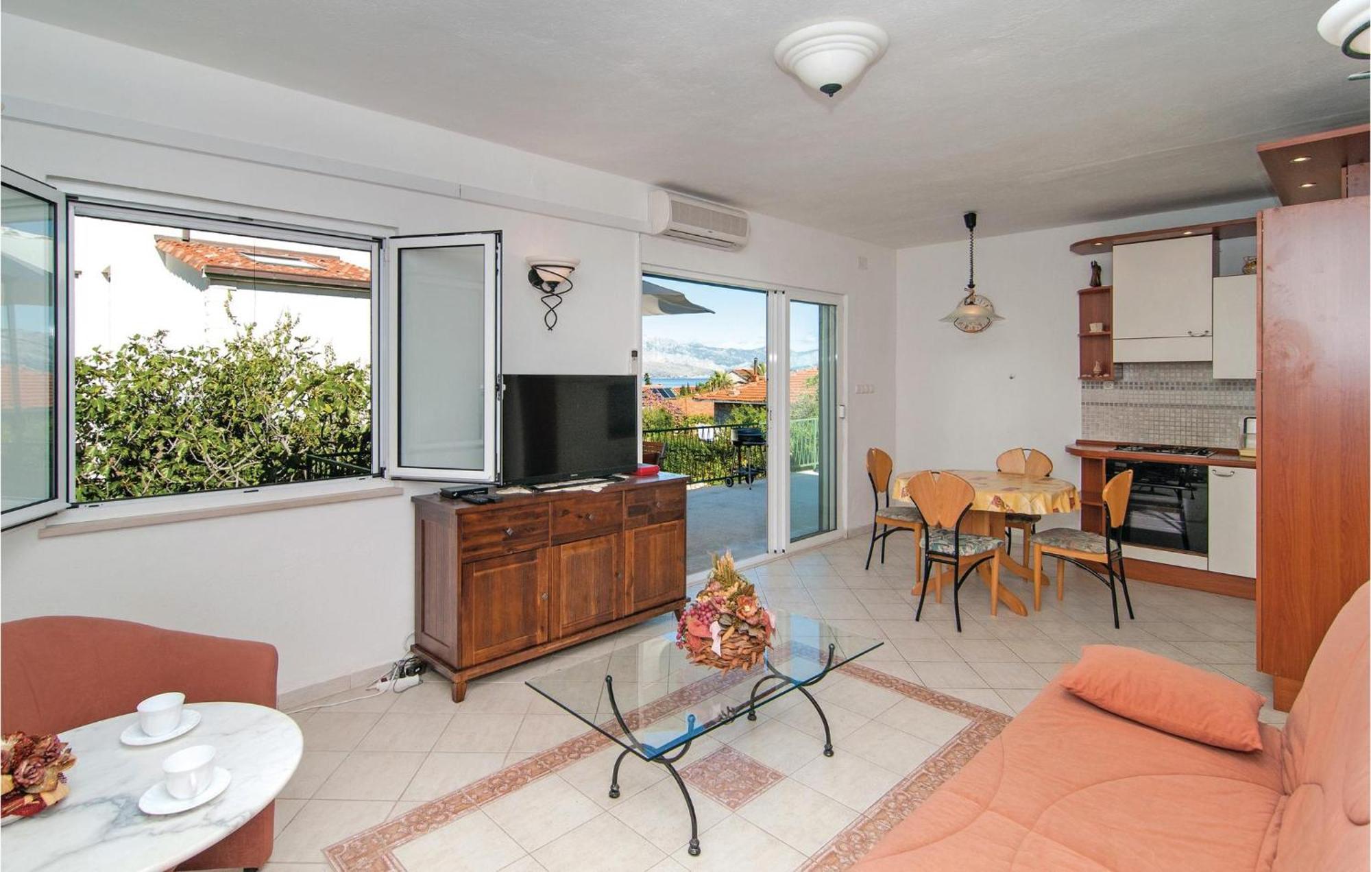 3 Bedroom Cozy Home In Supetar Kültér fotó