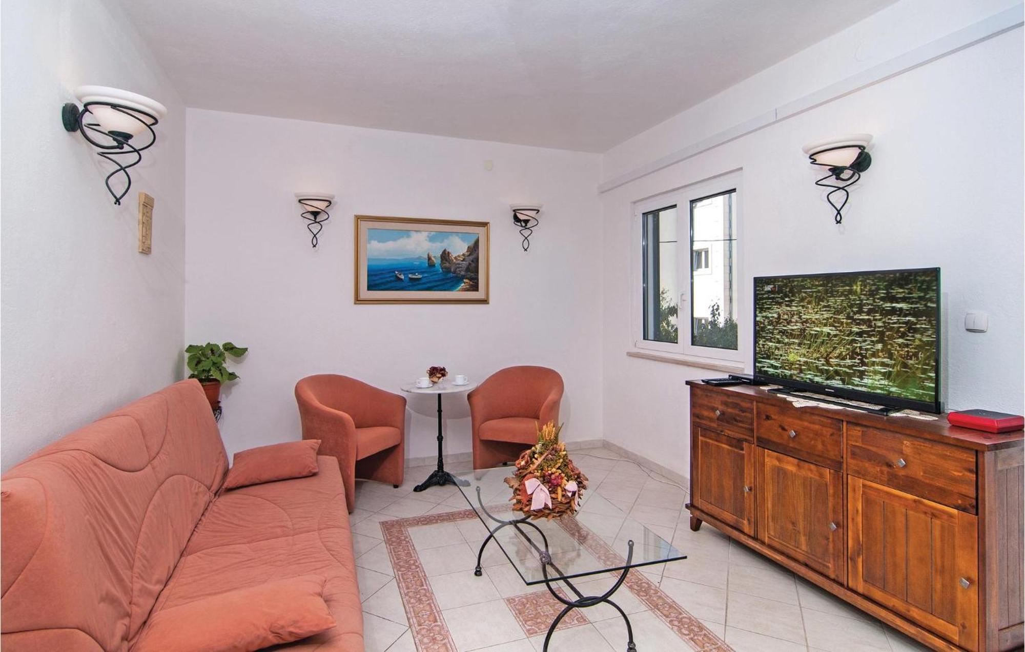 3 Bedroom Cozy Home In Supetar Kültér fotó