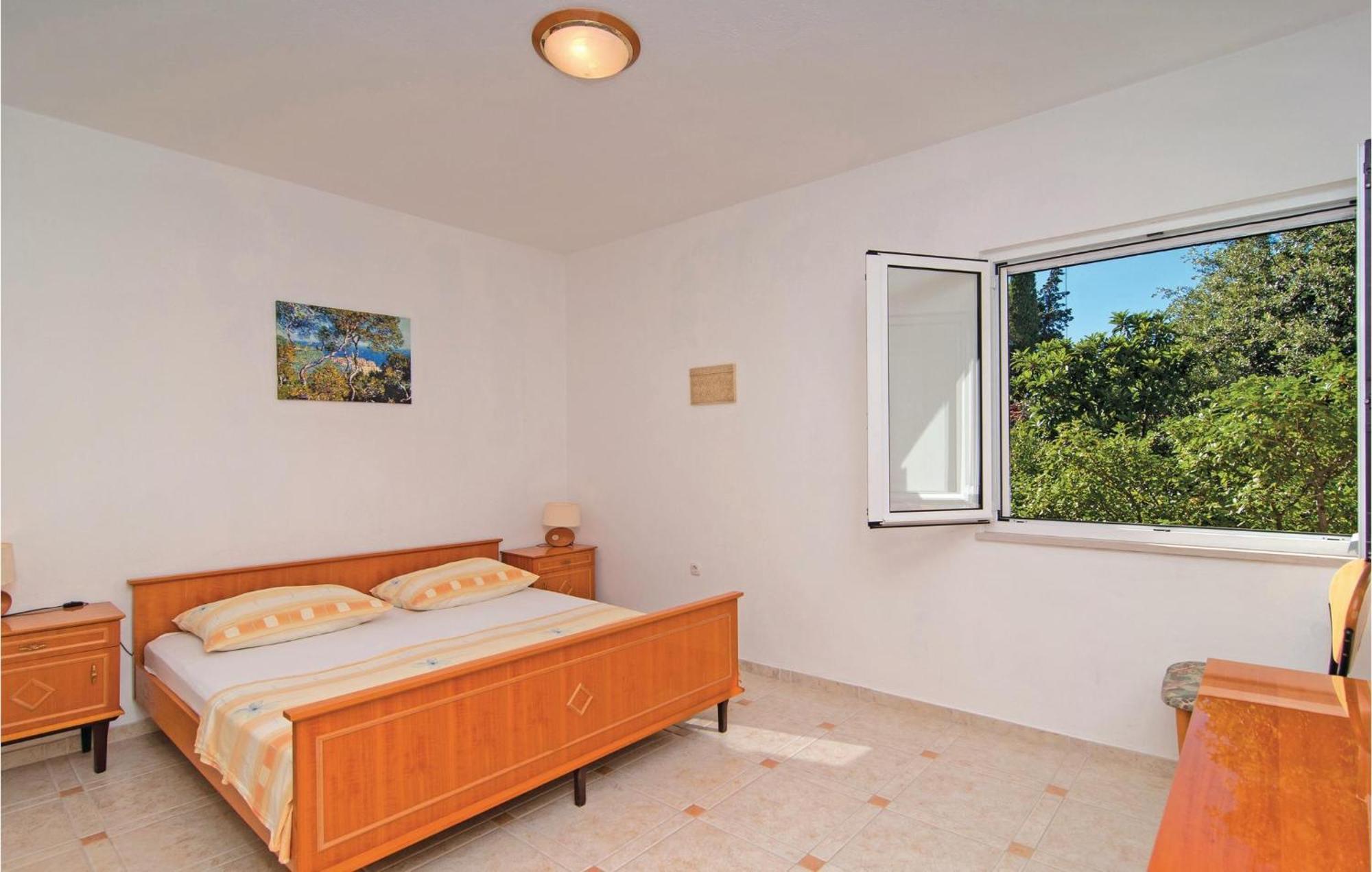 3 Bedroom Cozy Home In Supetar Kültér fotó